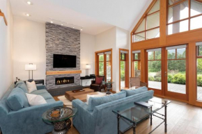 Goldenwood 8337 | Townhome w/ Panoramic Fairway View, Top-Deck Hot Tub, 2 Car Garage